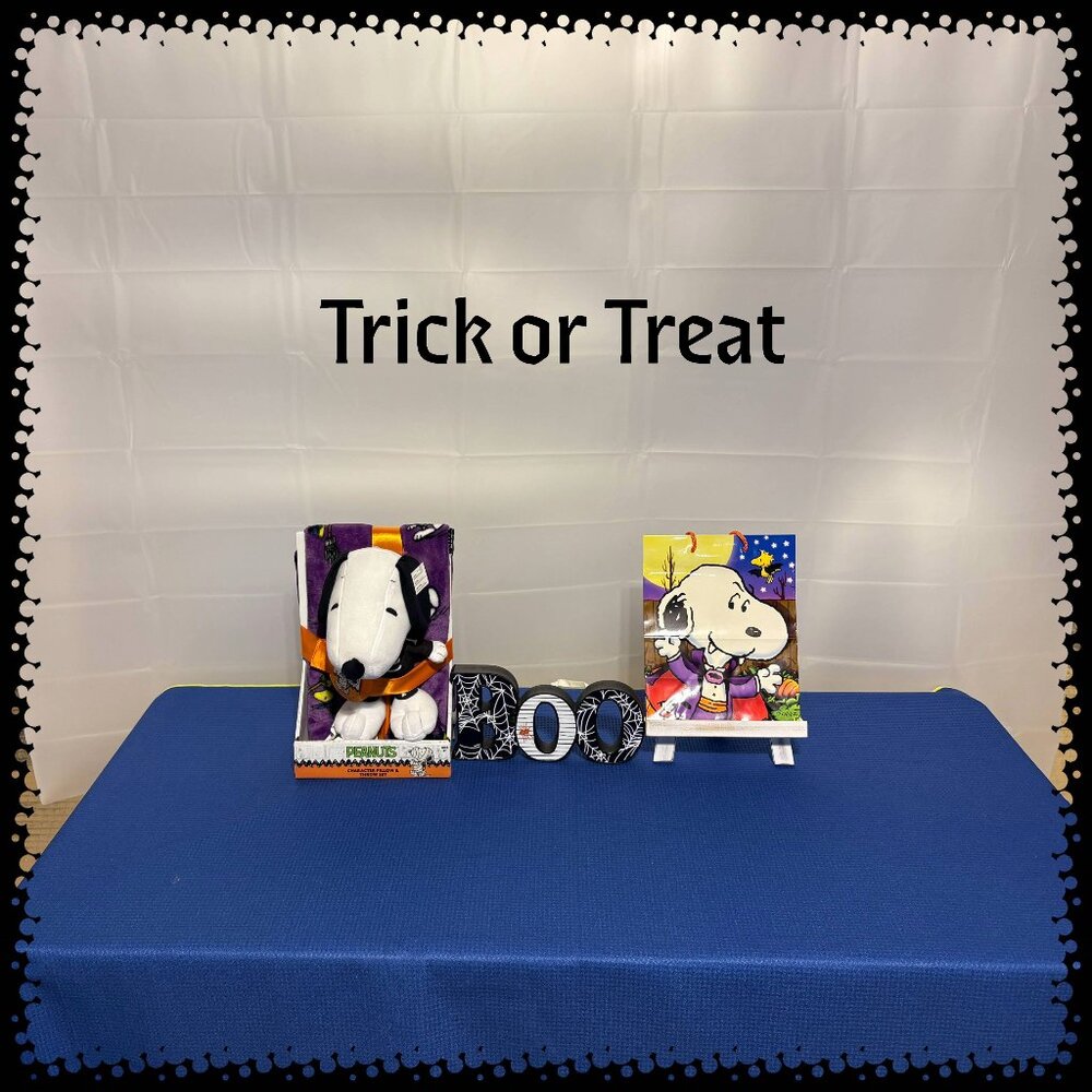 Peanuts Spooky Snoopy Pillow & 40" x 50" Throw Blanket Set, & Trick or Treat Bag